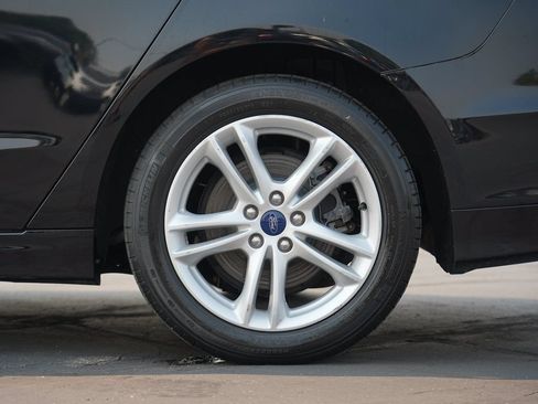 Used 2018 Ford Fusion S FWD image 11