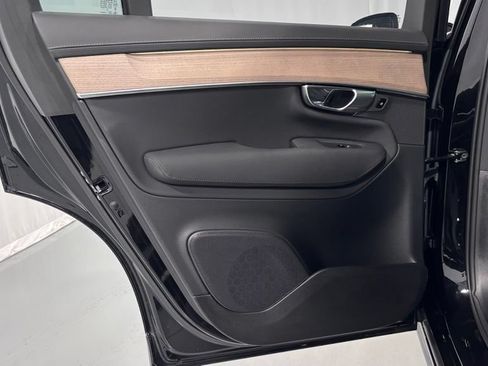 Certified 2026 Volvo XC90 B6 Plus AWD/4WD image 23