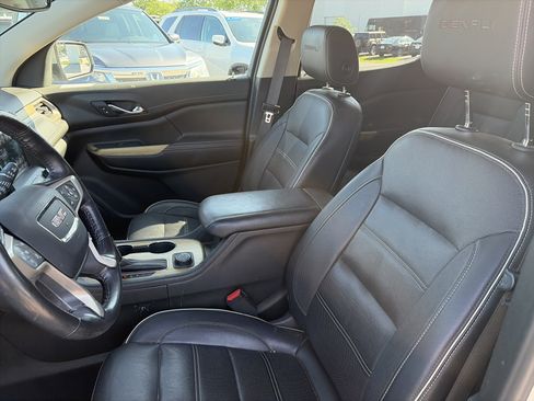 Used 2019 GMC Acadia Denali w/ Technology Package AWD/4WD image 17