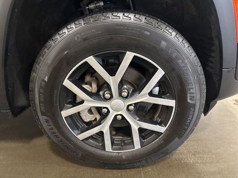 Used 2024 Jeep Grand Cherokee Limited w/ Trailer Tow Package image 43