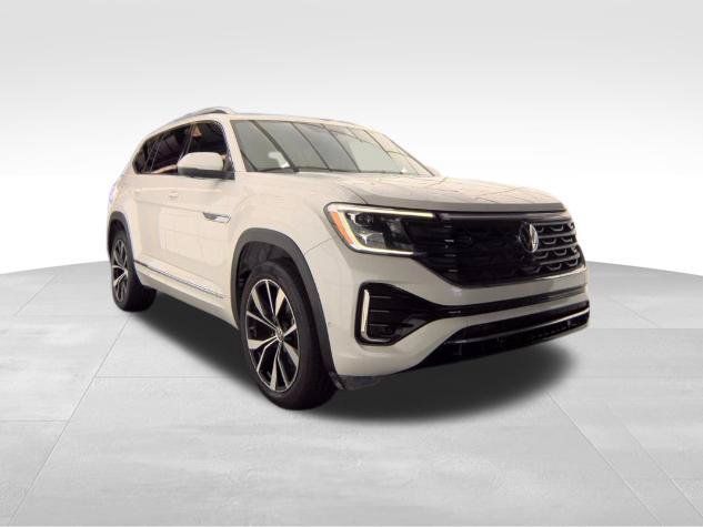 Used 2024 Volkswagen Atlas SEL Premium R-Line AWD/4WD image 3