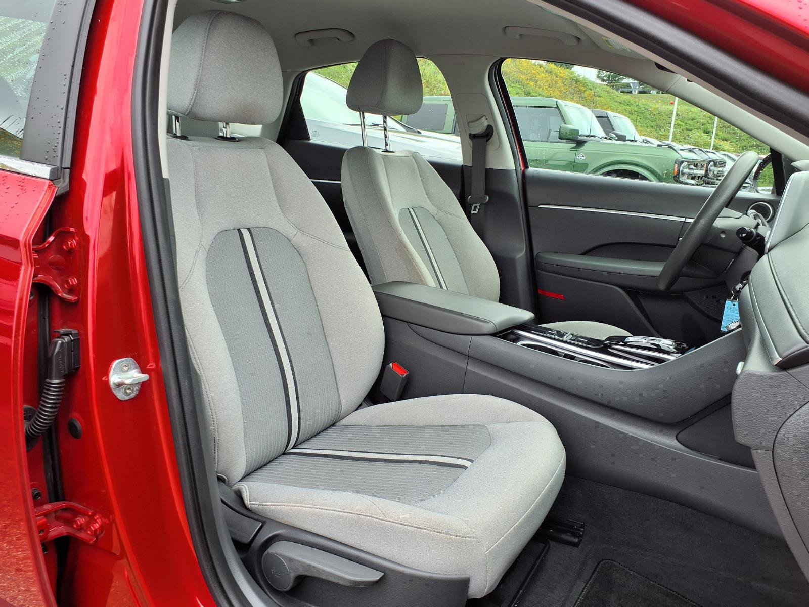 Used 2022 Hyundai Sonata SE FWD image 8