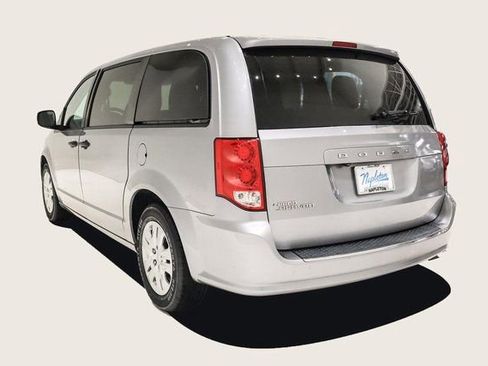 Used 2020 Dodge Grand Caravan SE image 8