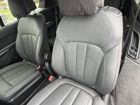 Used 2022 BMW X7 xDrive40i w/ M Sport Package AWD/4WD image 21