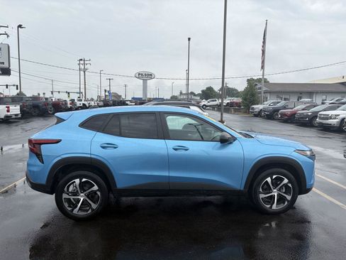 Used 2025 Chevrolet Trax RS w/ Driver Confidence Package FWD image 23