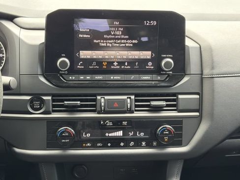Used 2025 Nissan Pathfinder S FWD image 12