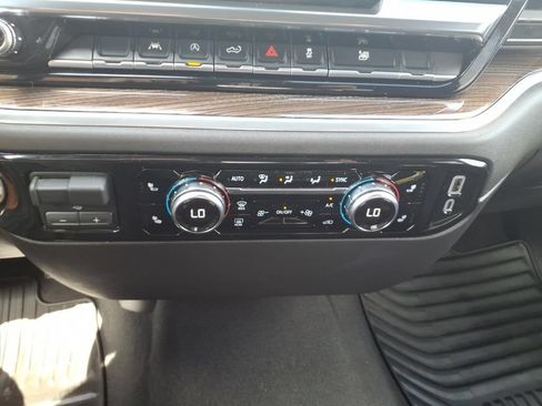 Used 2026 GMC Sierra 1500 Elevation AWD/4WD image 19