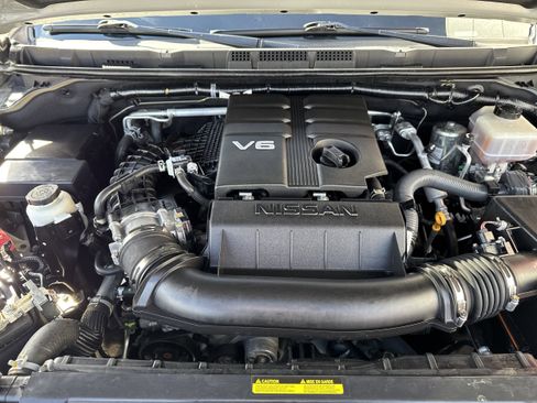 Used 2022 Nissan Frontier PRO-4X w/ Pro-4X Premium Package image 9