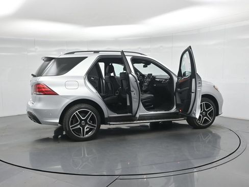 Used 2019 Mercedes-Benz GLE 400 4MATIC image 4