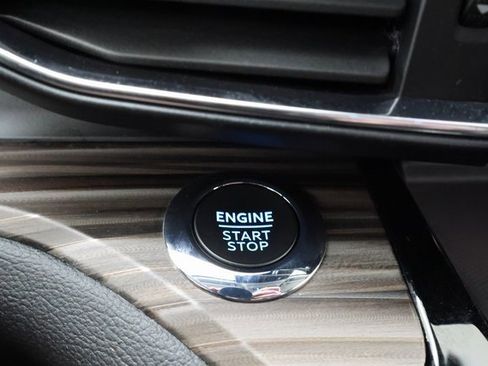 Used 2022 Ford Explorer Limited w/ Equipment Group 301A image 19