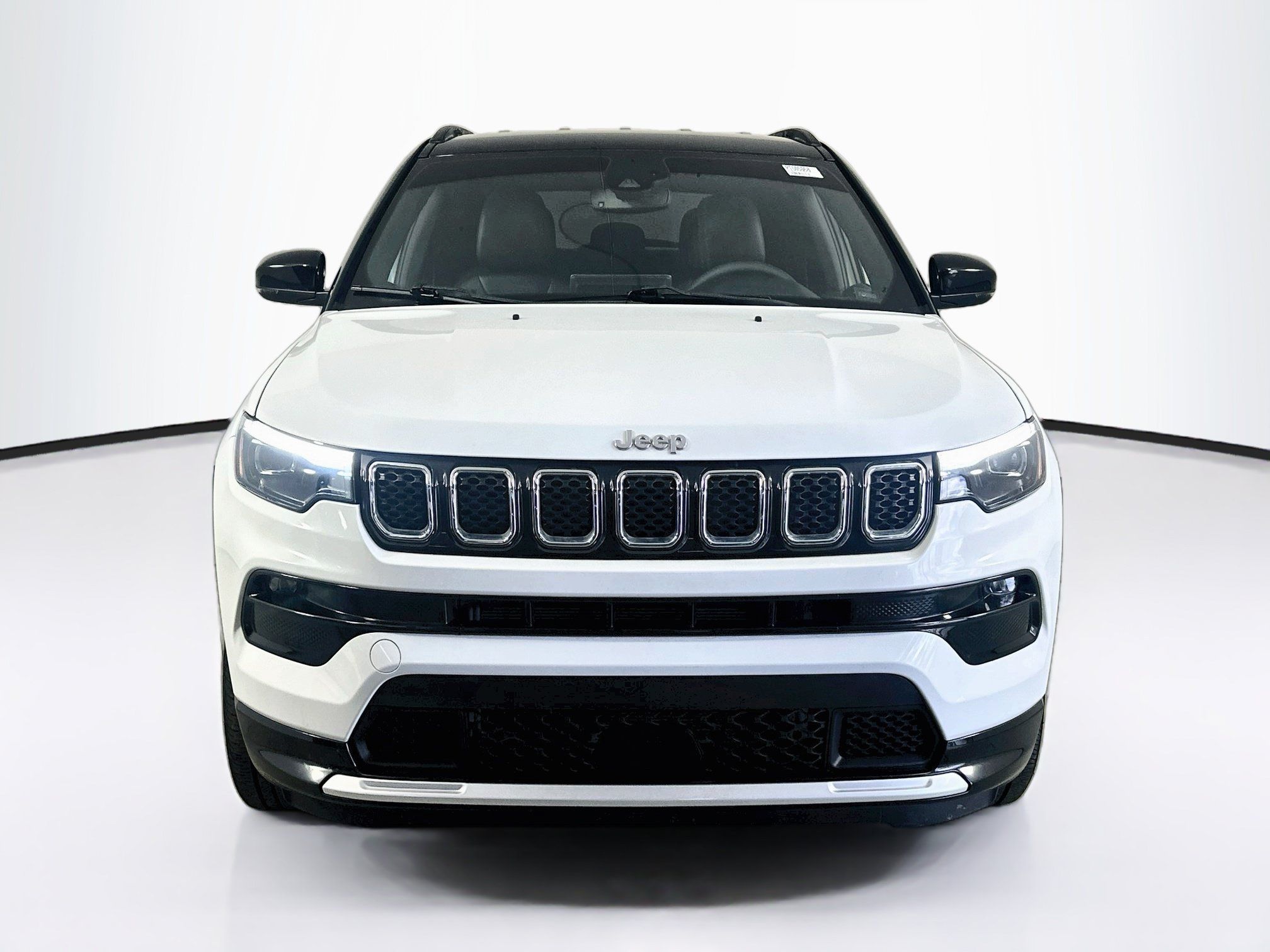 Used 2023 Jeep Compass Limited w/ Elite Group AWD/4WD image 2