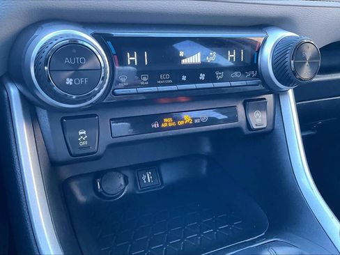 Used 2025 Toyota RAV4 XLE image 35