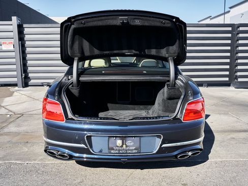 Used 2024 Bentley Flying Spur V8 image 16