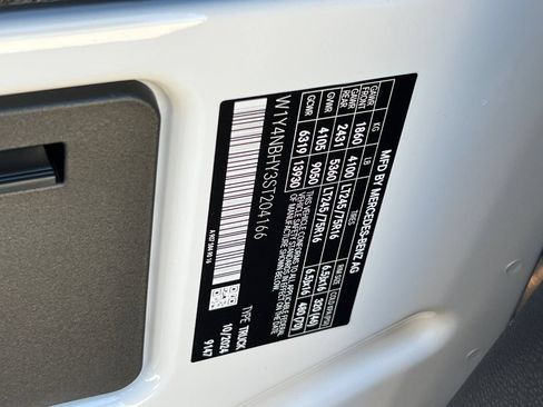 Used 2025 Mercedes-Benz Sprinter 2500 image 30