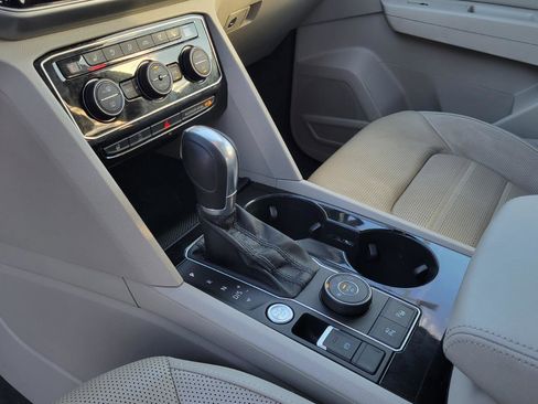 Used 2019 Volkswagen Atlas SEL Premium image 29