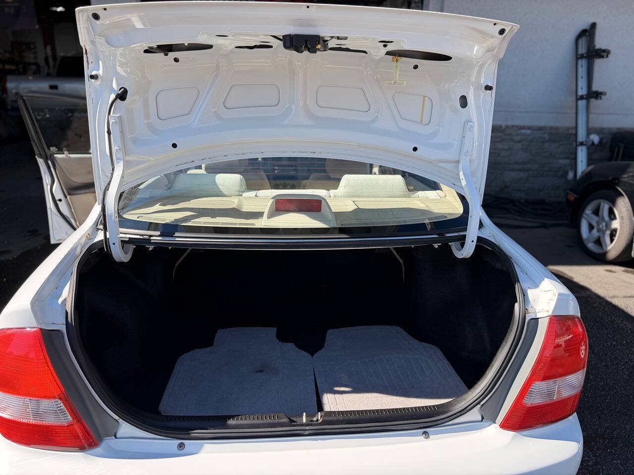 Used 2002 MAZDA Protege FWD image 61