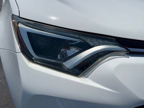 Used 2018 Toyota RAV4 XLE FWD image 28