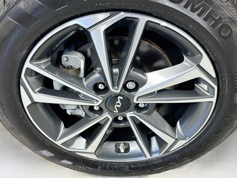 Used 2024 Kia Forte LXS w/ LXS Technology Package image 28