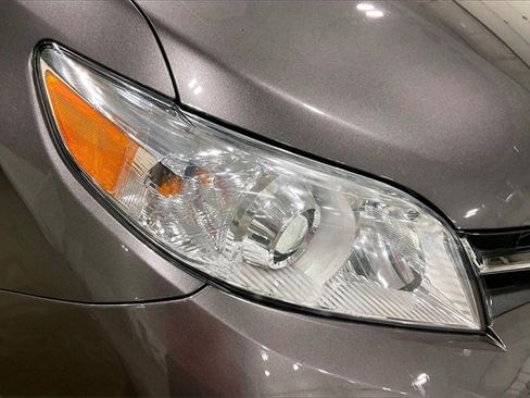 Used 2019 Toyota Sienna XLE image 30