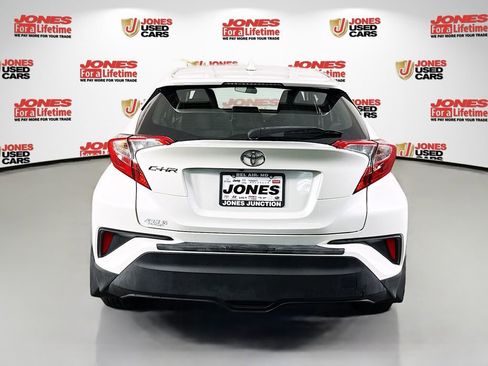 Used 2020 Toyota C-HR LE image 13
