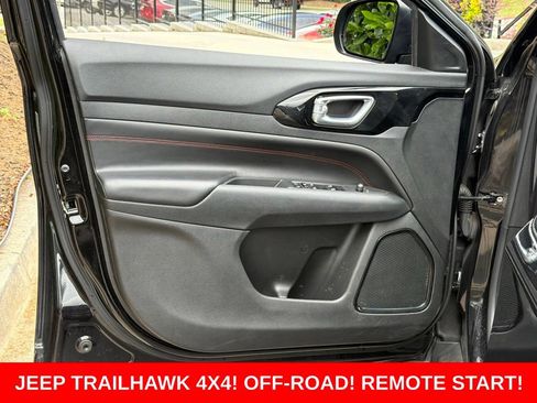 Used 2022 Jeep Compass Trailhawk w/ Trailhawk Convenience Group AWD/4WD image 29