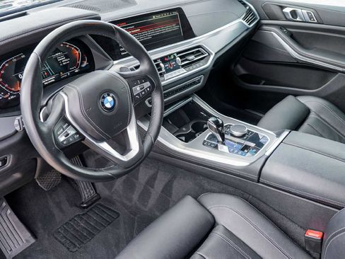 Used 2022 BMW X5 xDrive40i w/ Premium Package image 2