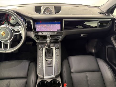 Certified 2019 Porsche Macan S AWD/4WD image 28