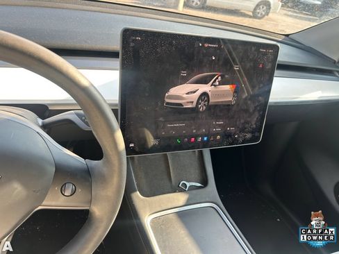 Used 2024 Tesla Model Y Long Range AWD/4WD image 6