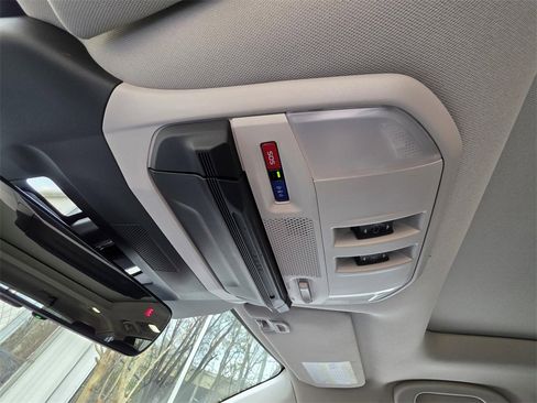 Used 2024 Subaru Ascent Limited w/ Technology Package image 36