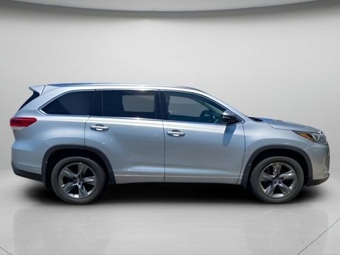 Used 2017 Toyota Highlander Limited Platinum AWD/4WD image 6