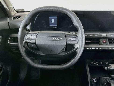 Used 2025 Kia K4 FWD image 18