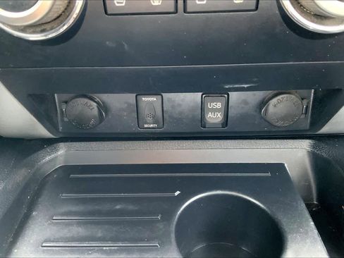 Used 2019 Toyota Tundra Platinum image 34