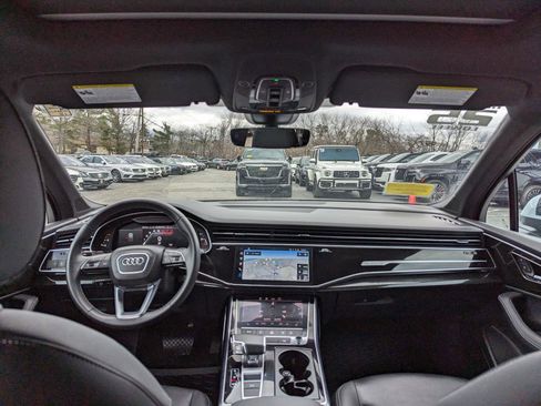 Used 2025 Audi Q7 3.0T Premium Plus AWD/4WD image 38