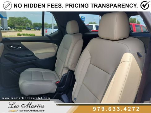 Used 2024 Chevrolet Traverse LT FWD image 11