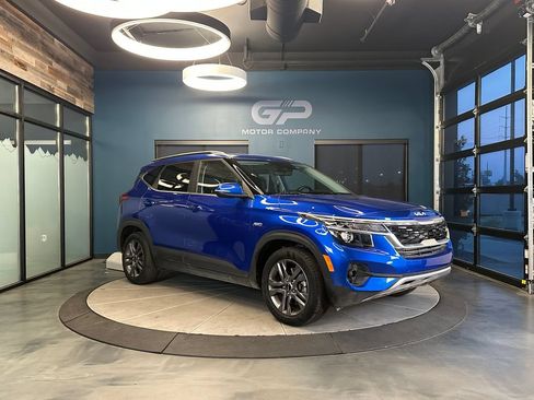 Used 2023 Kia Seltos S w/ Navigation Package AWD/4WD image 1