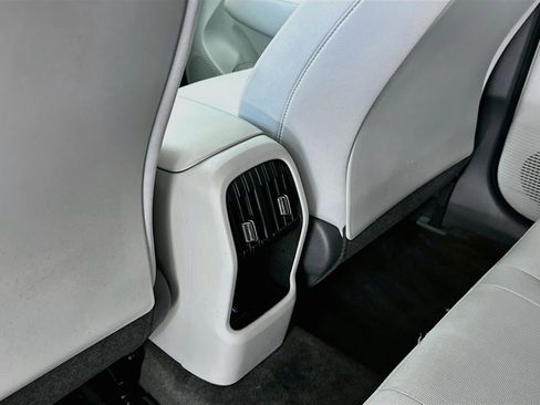 Used 2025 Hyundai Kona SEL AWD/4WD image 28