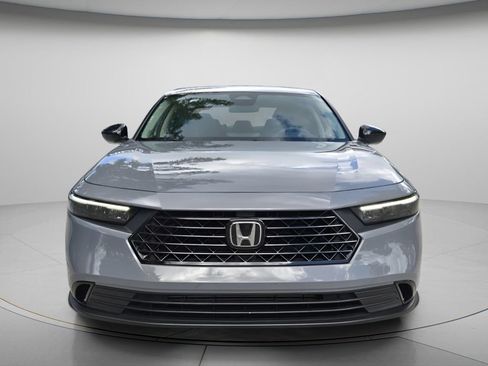Certified 2025 Honda Accord SE image 4