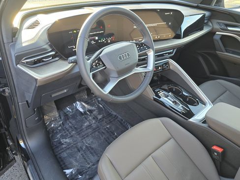 Certified 2025 Audi Q5 Premium w/ Convenience Package image 35