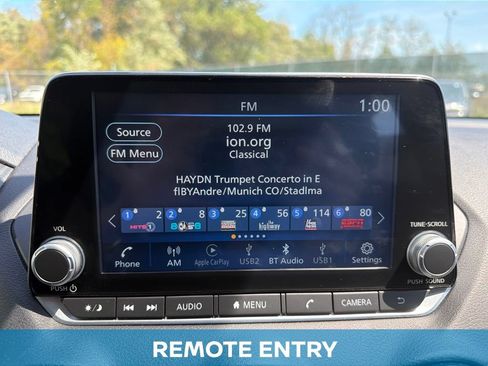 Used 2025 Nissan Sentra SV FWD image 4