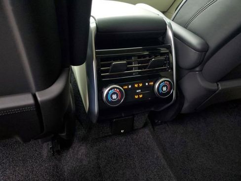 Certified 2024 Land Rover Range Rover SE AWD/4WD image 13
