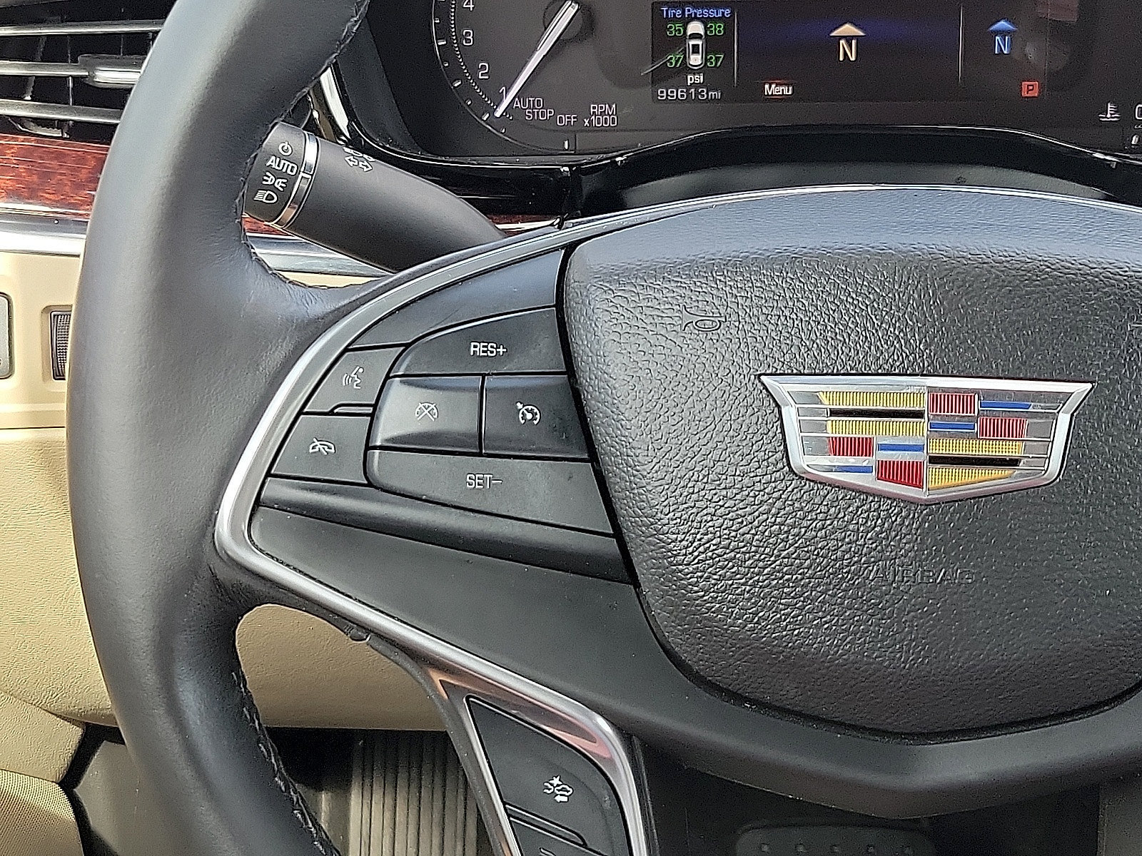 Used 2017 Cadillac XT5 Premium Luxury w/ Driver Assist Package FWD image 18