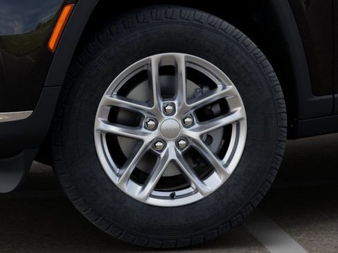 New 2025 Jeep Grand Cherokee L Laredo w/ Luxury Tech Group I image 8