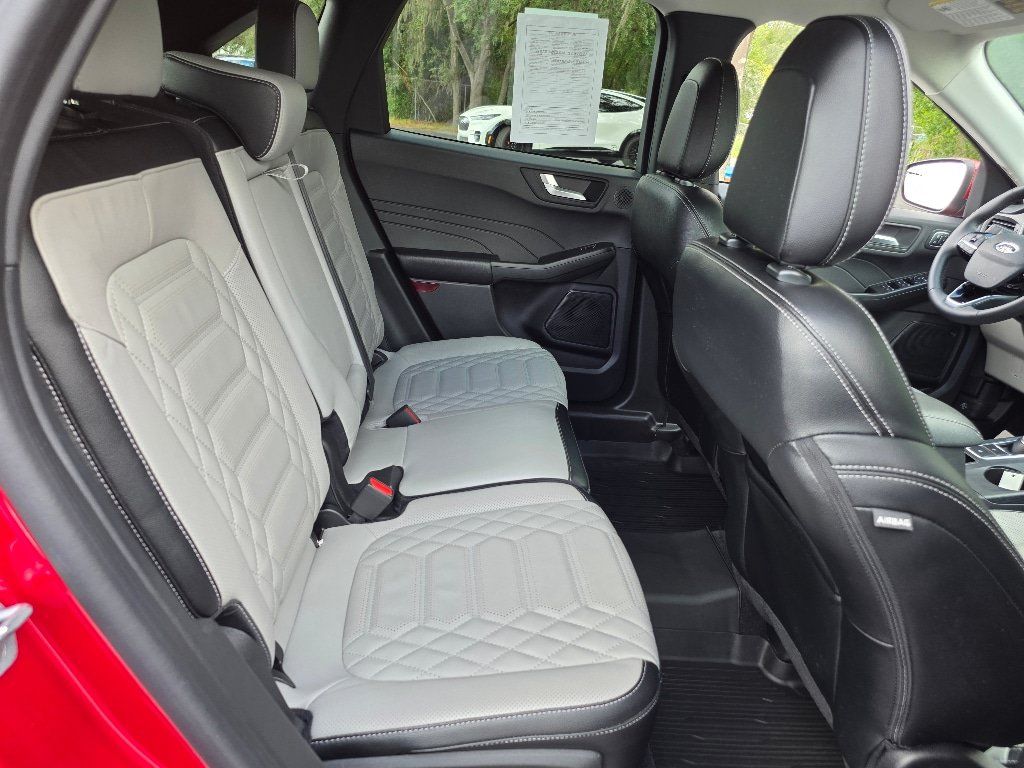 Certified 2023 Ford Escape Platinum w/ Premium Technology Package AWD/4WD image 16