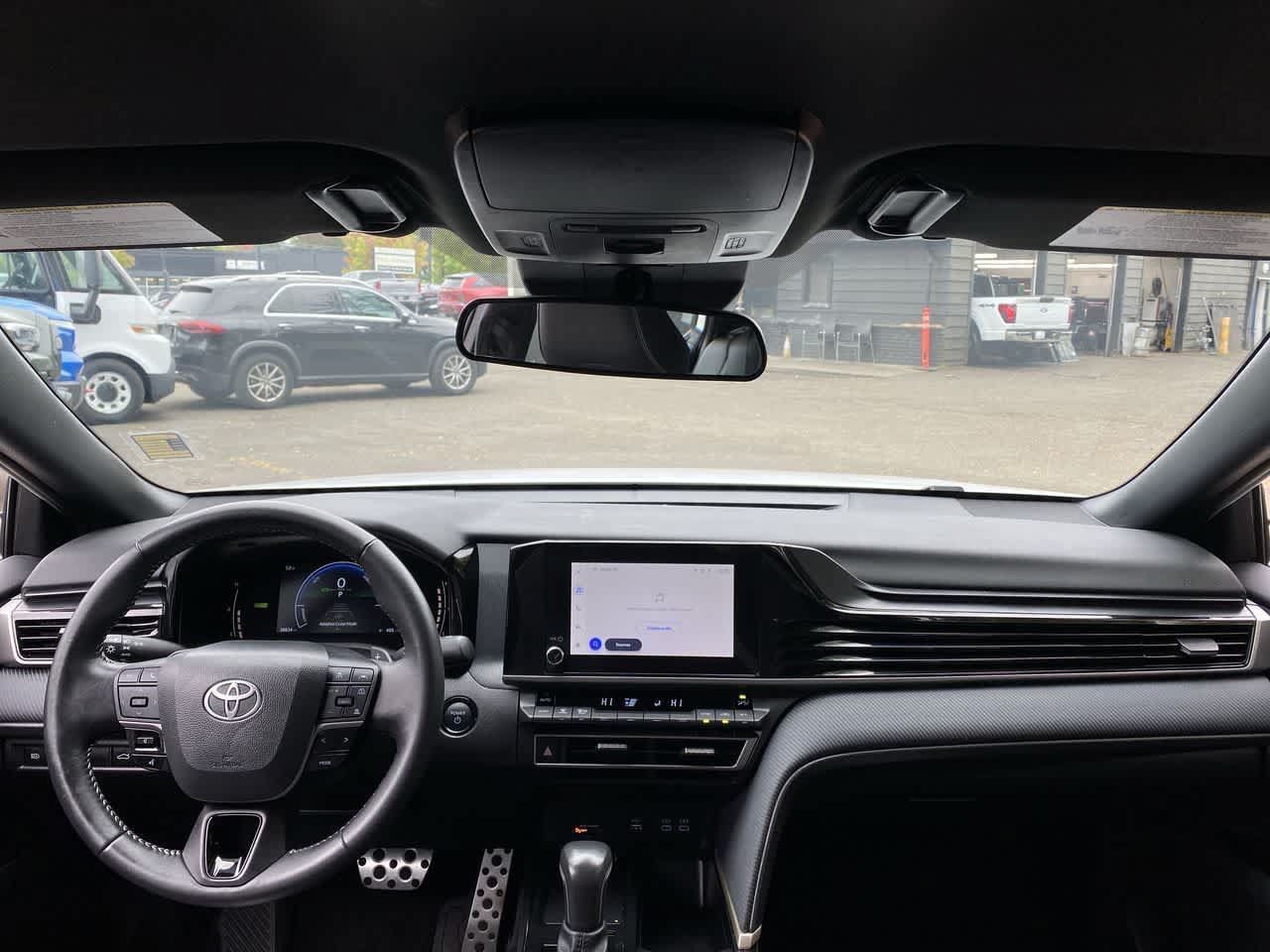 Used 2025 Toyota Camry SE FWD image 12
