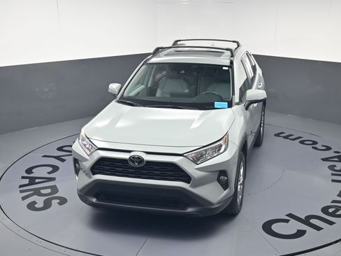Used 2021 Toyota RAV4 XLE Premium image 30