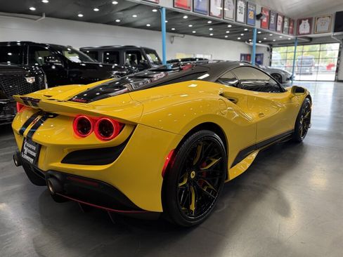 Used 2022 Ferrari F8 Tributo image 8