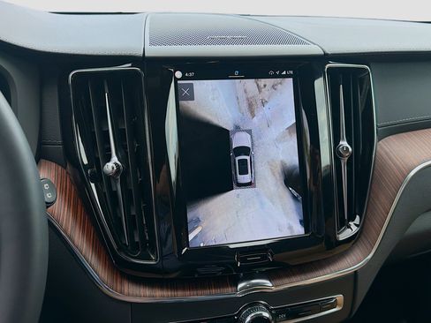 Used 2024 Volvo XC60 B5 Ultimate AWD/4WD image 10