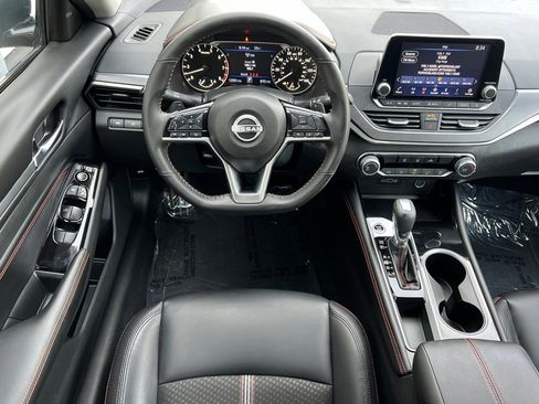 Used 2023 Nissan Altima 2.5 SR image 14