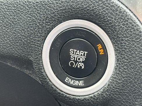 Used 2016 Chrysler 300 Limited RWD image 11