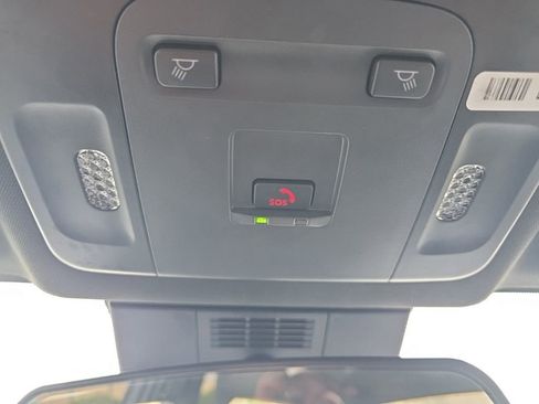 Used 2025 Toyota Camry SE image 34